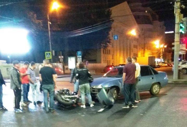 В центре Воронежа юный водитель на «Дэу» сбил мотоциклиста - Новости Воронежа - moe-online.ru - Воронеж - Воронежская обл.