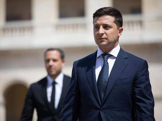 Владимир Зеленский - Петр Порошенко - Украинский ведущий сообщил о возможной угрозе военного переворота для Зеленского - vestirossii.com - Украина