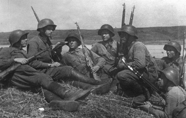Андрей Смирнов - Когда у СССР была самая небоеспособная армия | Русская семерка - russian7.ru