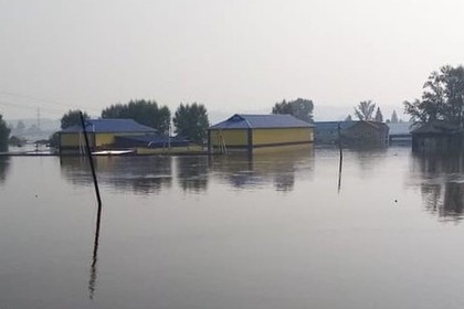 Уровень воды в российском Тулуне начал снижаться - lenta.ru - Иркутская обл. - район Тулунский