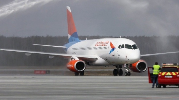 В Самаре экстренно приземлился из-за неисправности двигателя Sukhoi Superjet 100 - piter.tv - Краснодар - Тюмень - Самара