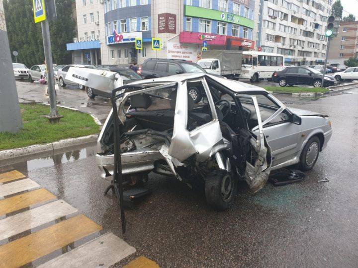 В Воронеже разыскивают водителя&nbsp;«Ниссана», который устроил ДТП и убежал
- Новости Воронежа - moe-online.ru - Россия - Воронеж