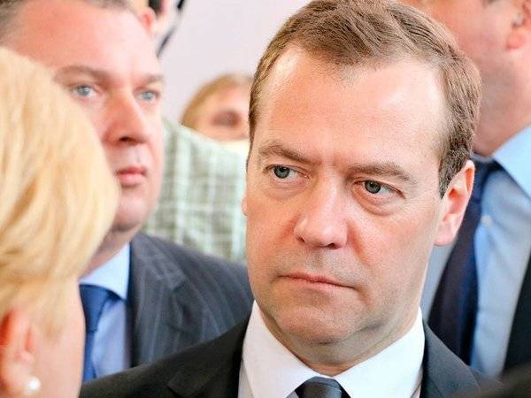 Дмитрий Медведев - Медведев велел губернаторам проконтролировать ситуацию с лесными пожарами - polit.ru - Москва - Россия
