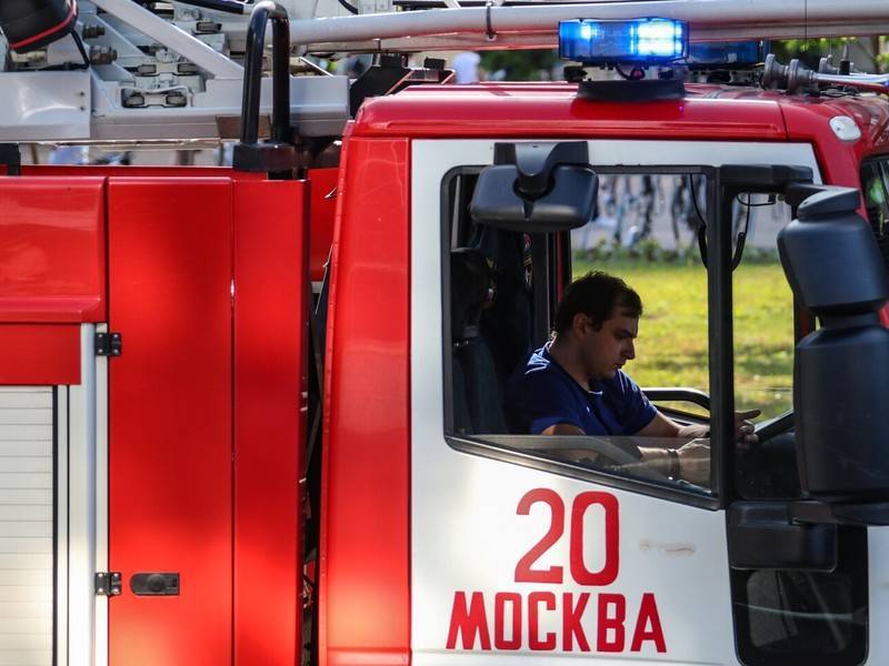 Пожар вспыхнул в автосервисе на севере Москвы - news.ru - Самара - Москва