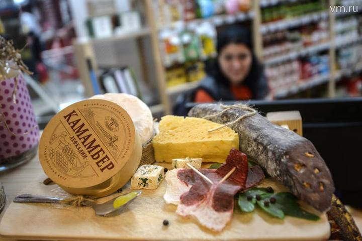 Стали известны продукты, которые чаще всего воруют в магазинах - vm.ru