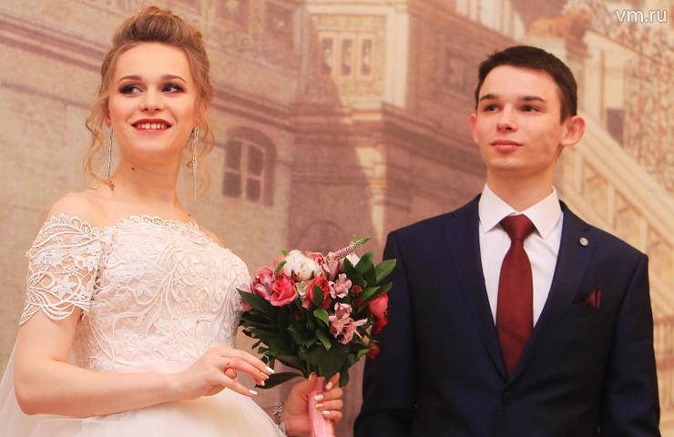 Свадьбу на ВДНХ за три дня сыграют 60 пар - vm.ru - Россия