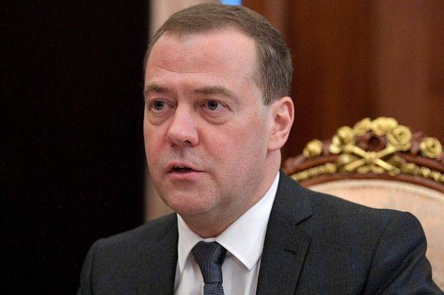 Владимир Путин - Дмитрий Медведев - Медведев прибыл в Красноярск на совещание по лесным пожарам - aif.ru - Россия - Красноярский край - Иркутская обл. - Красноярск - респ. Саха - респ.Бурятия - Чита