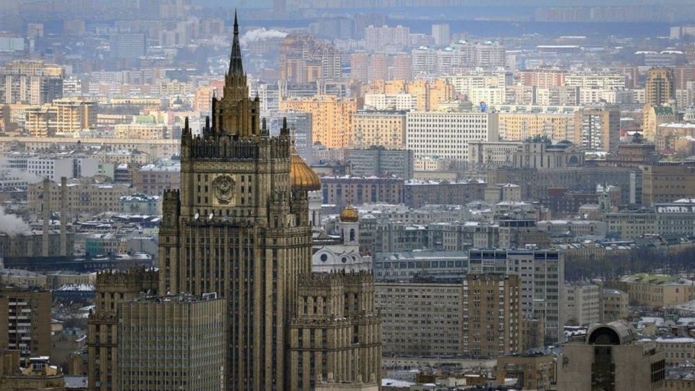МИД РФ назвал Францию законодательницей мод на непропорциональные действия полиции - riafan.ru - Москва - Россия - Франция - Париж