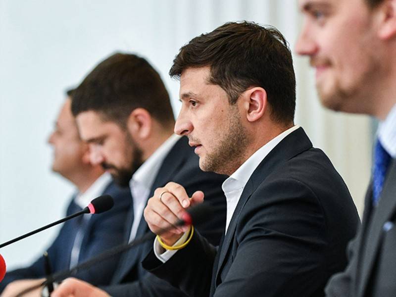 Зеленский напомнил чиновникам, кто главный - news.ru - Украина - Черкассы