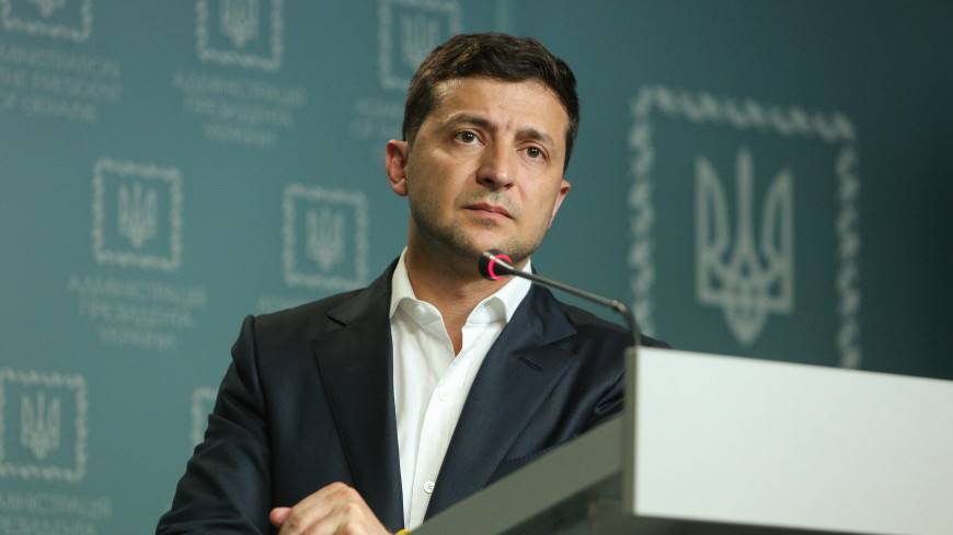 Владимир Зеленский - Александр Лукашенко - «Это ужас. Мне не нужно»: Зеленский отказался принять в подарок гипсовый бюст - mir24.tv - Украина - Белоруссия - Черкассы