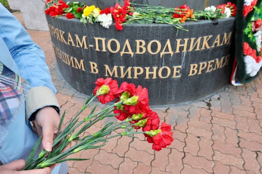 Сергей Шойгу - Дмитрий Песков - Александр Беглов - Дмитрий Соловьев - Офицер Соловьев спас гражданского специалиста при пожаре на глубоководном аппарате - m24.ru - Россия - Ленинградская обл. - Санкт-Петербург - Североморск