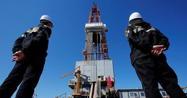 Владимир Путин - «Игра на понижение». Выгодно ли России сокращение добычи нефти ОПЕК? - dialog.tj - Россия - США - Венесуэла - Иран - Саудовская Аравия