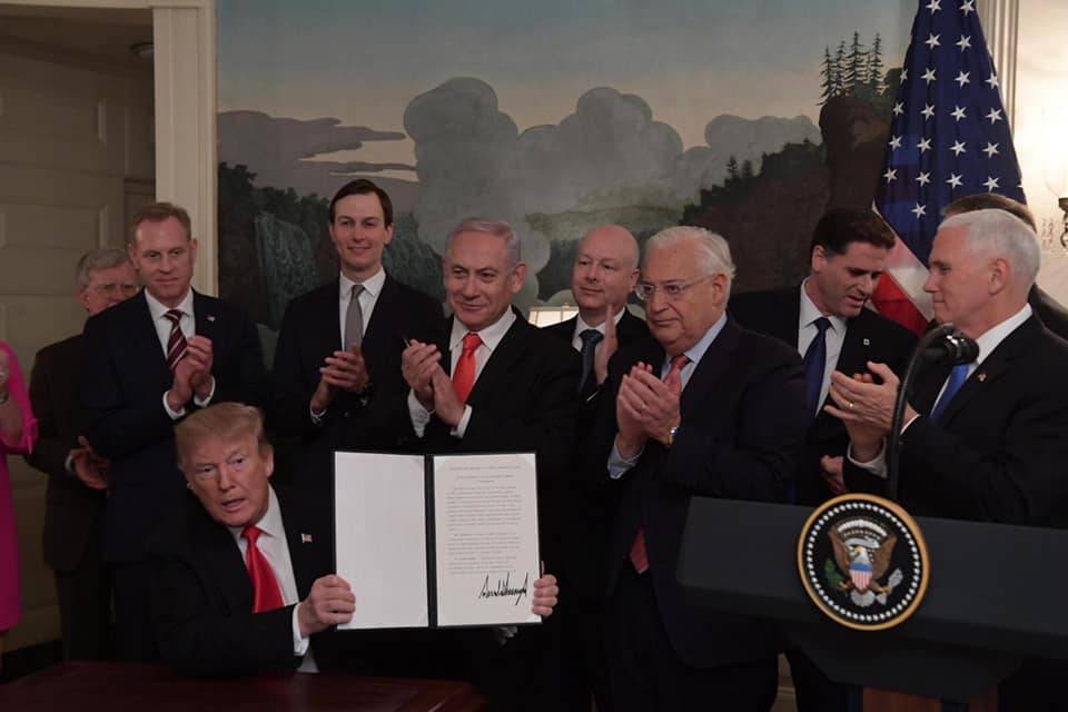 Дональд Трамп - Gallup: большинство американцев не поддерживают импичмент Трампу - cursorinfo.co.il - США