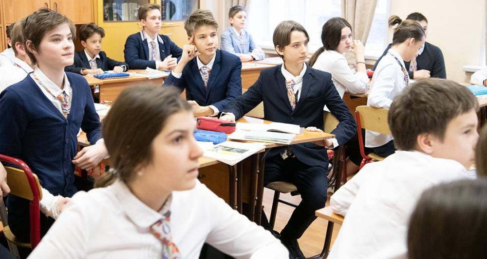Анна Кузнецова - Василий Власов - Валентина Матвиенко - Кузнецова выступила против полного запрета смартфонов в школах - m24.ru - Россия