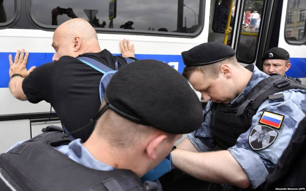 Иван Голунов - Александр Черных - Трёх задержанных на акции 12 июня признали невиновными - svoboda.org - Москва
