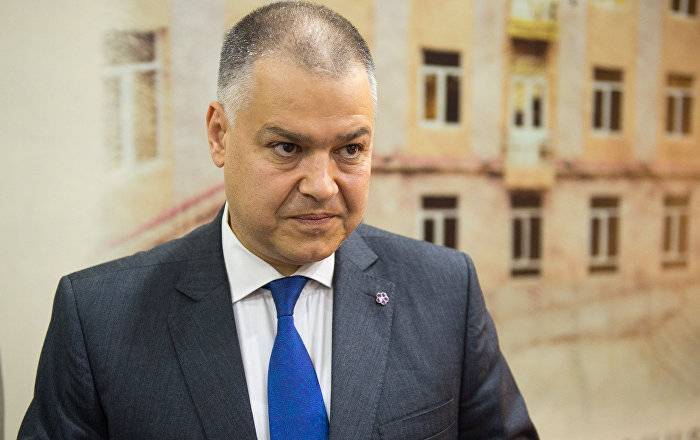 Aram Nersesyan - Роберт Кочарян - Наира Зограбян - "Жаль, что премьера не удержали от этого шага": экс-министр юстиции о решении Пашиняна - ru.armeniasputnik.am - Армения - Руанда