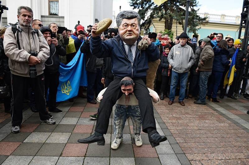 Петр Порошенко - Андрей Портнов - Виктор Янукович - Порошенко пообещали больше секса | Политнавигатор - politnavigator.net - Украина - Панама