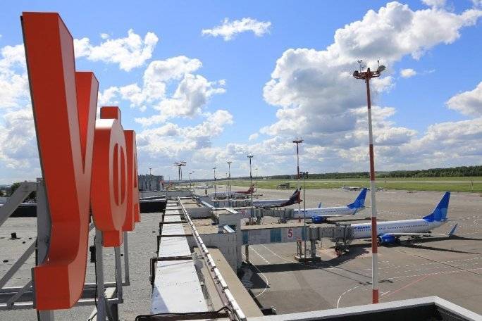 Александр Ковалев - Более 180 пассажиров застряли в уфимском аэропорту - gorobzor.ru - Уфа