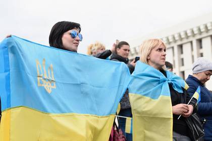 Украинцы захотели «сильной руки» - lenta.ru - Украина - Киев - Донбасс