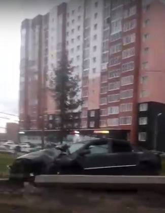 В столице Коми пьяный водитель на Audi сломал бетонный столб - bnkomi.ru - Анапа - Сыктывкар