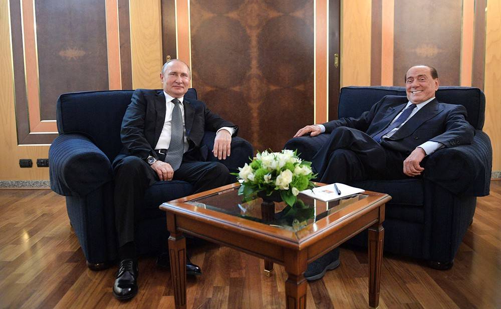Владимир Путин - Сильвио Берлускони - Путин встретился с Берлускони в аэропорту - tvc.ru - Италия - Рим