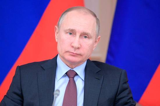 Сергей Шойгу - Владимир Путин - Дмитрий Соловьев - Путин посмертно наградил подводников, погибших в Баренцевом море - pnp.ru - Россия