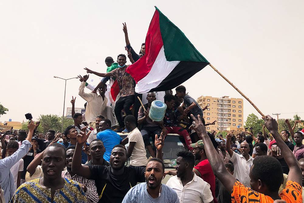 Омар Аль-Башира - В Судане военные и оппозиция заключили сделку о разделении власти - rtvi.com - Судан - Эфиопия