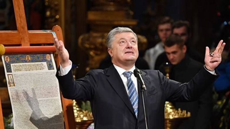 Петр Порошенко - Андрей Портнов - Виктор Янукович - Порошенко за месяц снял со счетов 340 килограмм долларов: что происходит? - elise.com.ua - США