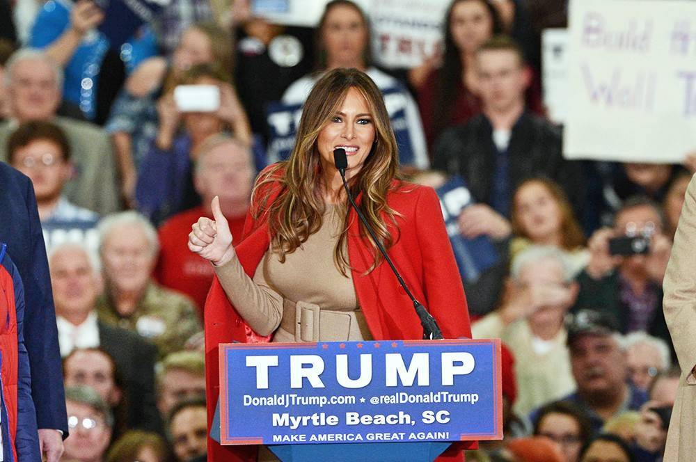 Барак Обама - Мелания Трамп - Мишель Обама - Мокрая Мелания Трамп без нижнего белья произвела фурор - tvc.ru - США