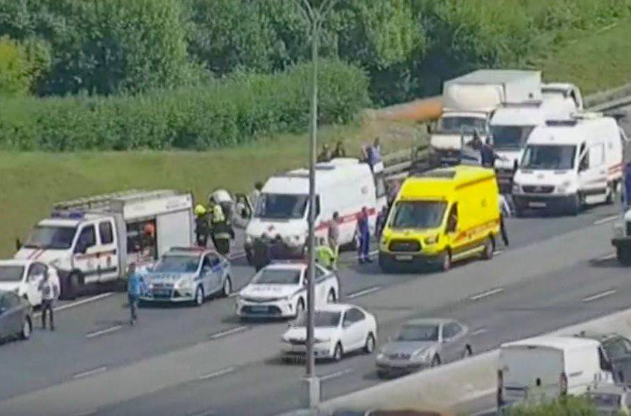 Четыре человека пострадали в ДТП на МКАД - m24.ru - Москва - Россия