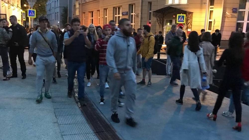 "Это бред, беспредел": Борцы с алкоголем устроили ликбез для отдыхающих в "Яме" - tsargrad.tv - Москва - Царьград