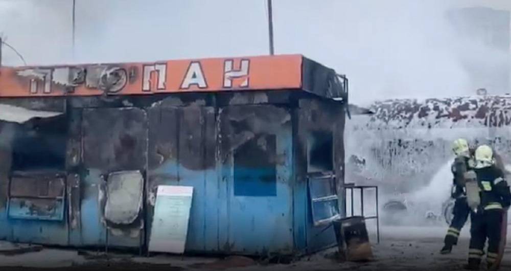 Движение перекрыто в ТиНАО в районе пожара на газовой заправке - m24.ru - Москва