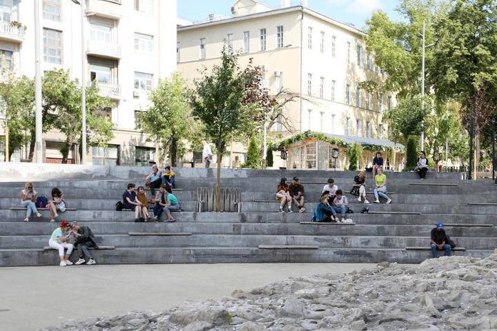Общественное пространство на Хохловской площади открыли после ремонта - vm.ru