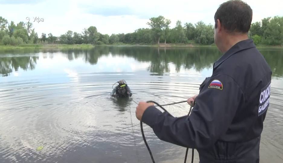 В Уфе водолазы провели тренировку по эвакуации пострадавших - bash.news - Башкирия