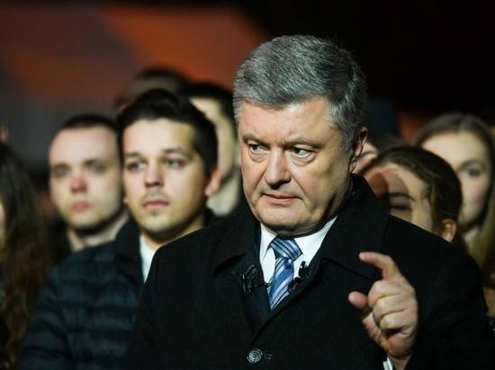 Владимир Зеленский - Петр Порошенко - Андрей Портнов - Виктор Янукович - Порошенко за два месяца обналичил 34 миллиона долларов - vestirossii.com - Украина