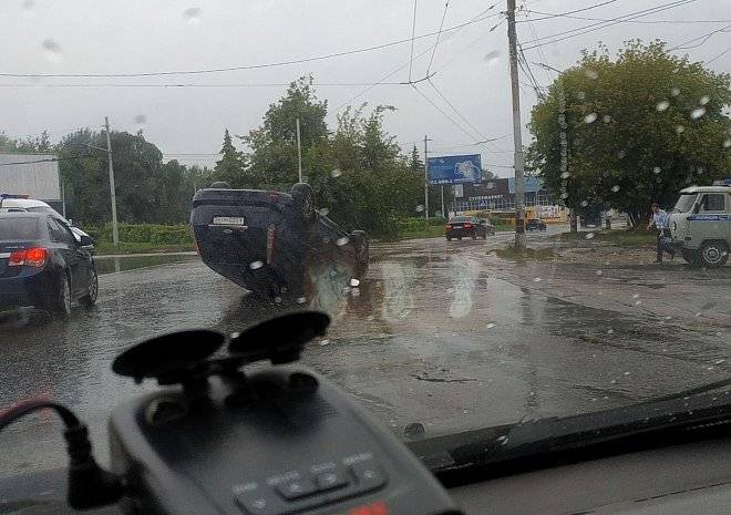 Водитель автомобиля, перевернувшегося у Мясокомбината, был пьян - ya62.ru - Рязань