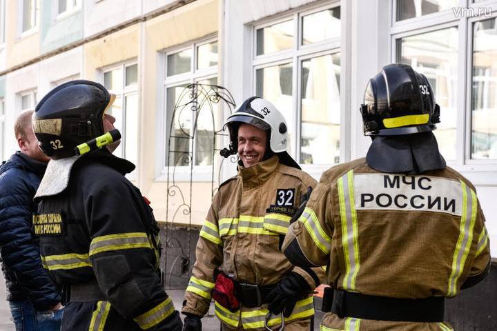 Общежитие загорелось на юго-востоке Москвы - vm.ru - Москва - Москва