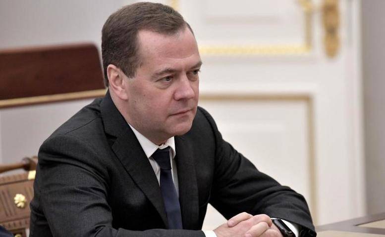 Дмитрий Медведев - Дмитрий Медведев подписал распоряжение о проведении всероссийской диспансеризации - vm.ru - Россия