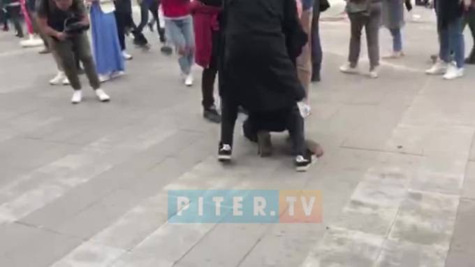 Видео: на фестивале STEREOLETO заметили потасовку - piter.tv - Санкт-Петербург