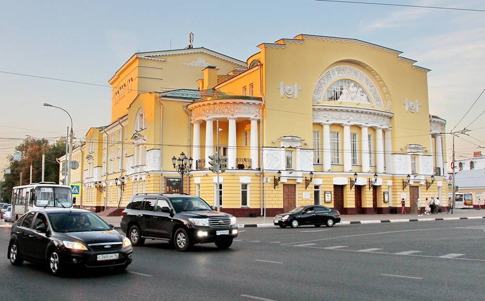 Владимир Мединский - Юрий Итин - После конфликта в ярославском Театре им. Волкова его покидают одновременно худрук и директор - rtvi.com - Санкт-Петербург - Ярославль