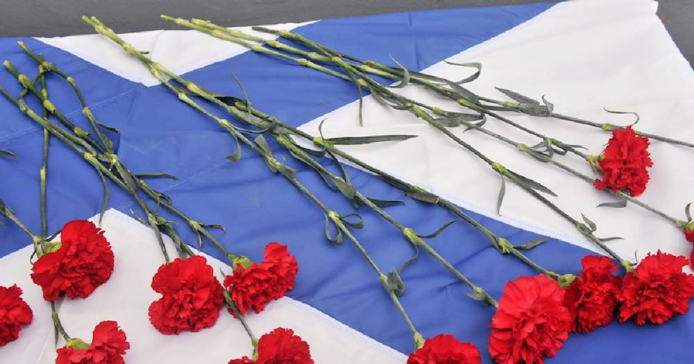 Владимир Путин - Николай Воскресенский - Дмитрий Соловьев - Олег Журавлев - Во Владивостоке моряки почтили память погибших при пожаре подводников. - daylynews.ru - Россия - Владивосток