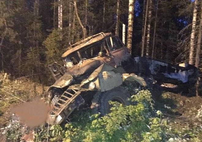 Валерий Горелых - В Свердловской области взорвался бензовоз, перевозивший 10 туристов - ya62.ru - Россия - Екатеринбург - Свердловская обл.