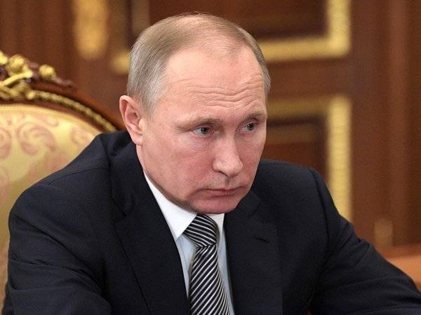 Владимир Путин - Владимир Путин поздравил с праздником работников флота - polit.ru - Россия