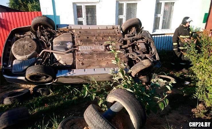 Не вошёл в поворот и перевернулся: в Гомельском районе водитель не справился с управлением — фото - gomel.today - Гомельская обл.