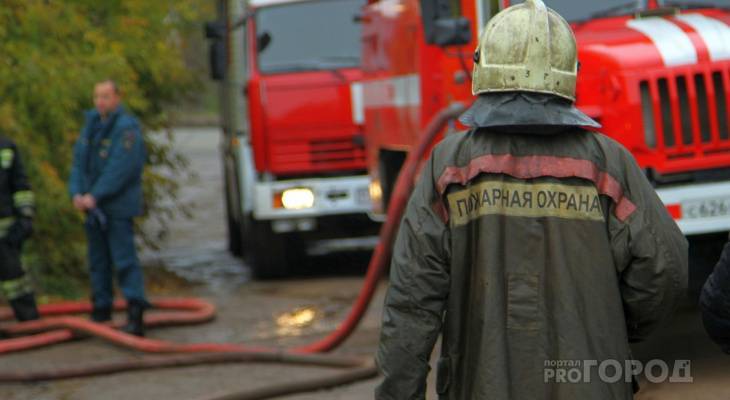 В Чувашии огонь уничтожил иномарку и дом - pg21.ru - респ. Чувашия - Чебоксары