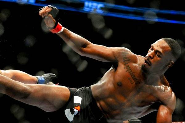 Джон Джонс - Сантос Тиаго - UFC 239 запомнят надолго: Джонс с трудом защитил титул, Нуньес вынесла Холм, Масвидаль уничтожил Аскрена за 5 секунд - glob-news.ru - США