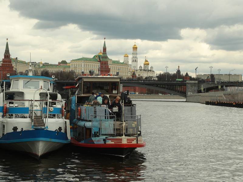 Владимир Путин - Медведев отметил сложность труда работников морского и речного флота - news.ru - Россия