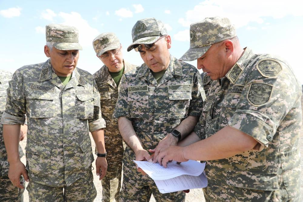 Нурлан Ермекбаев - Министр обороны прибыл в Арысь - nur.kz