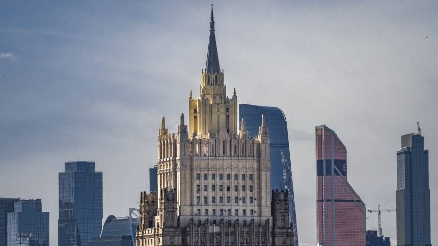 Владимир Путин - Видео: МИД РФ ответил на критику США о запрете рейсов в Грузию - 5-tv.ru - Москва - Россия - США - Вашингтон - Грузия - Тбилиси - Ужгород