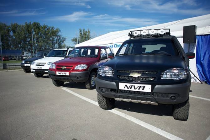 Chevrolet Niva в 1 полугодии вошла в ТОП-25 российских бестселлеров - autostat.ru - Россия